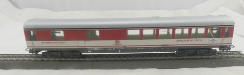 Roter personenwagen - roter, /